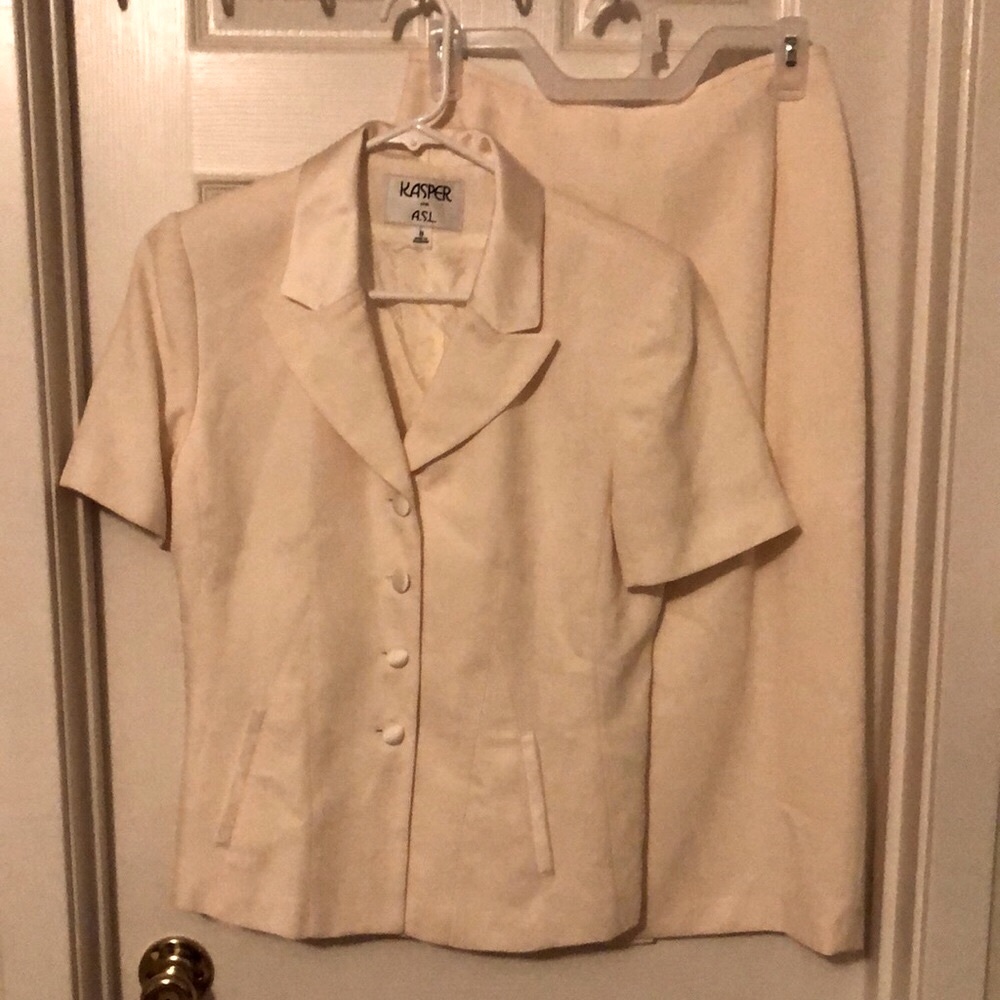 Kasper Skirt Suit Set Size 8 LIKE NEW!!